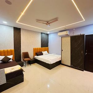 Deluxe Family Suite